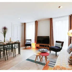  Apartment Centre - At France